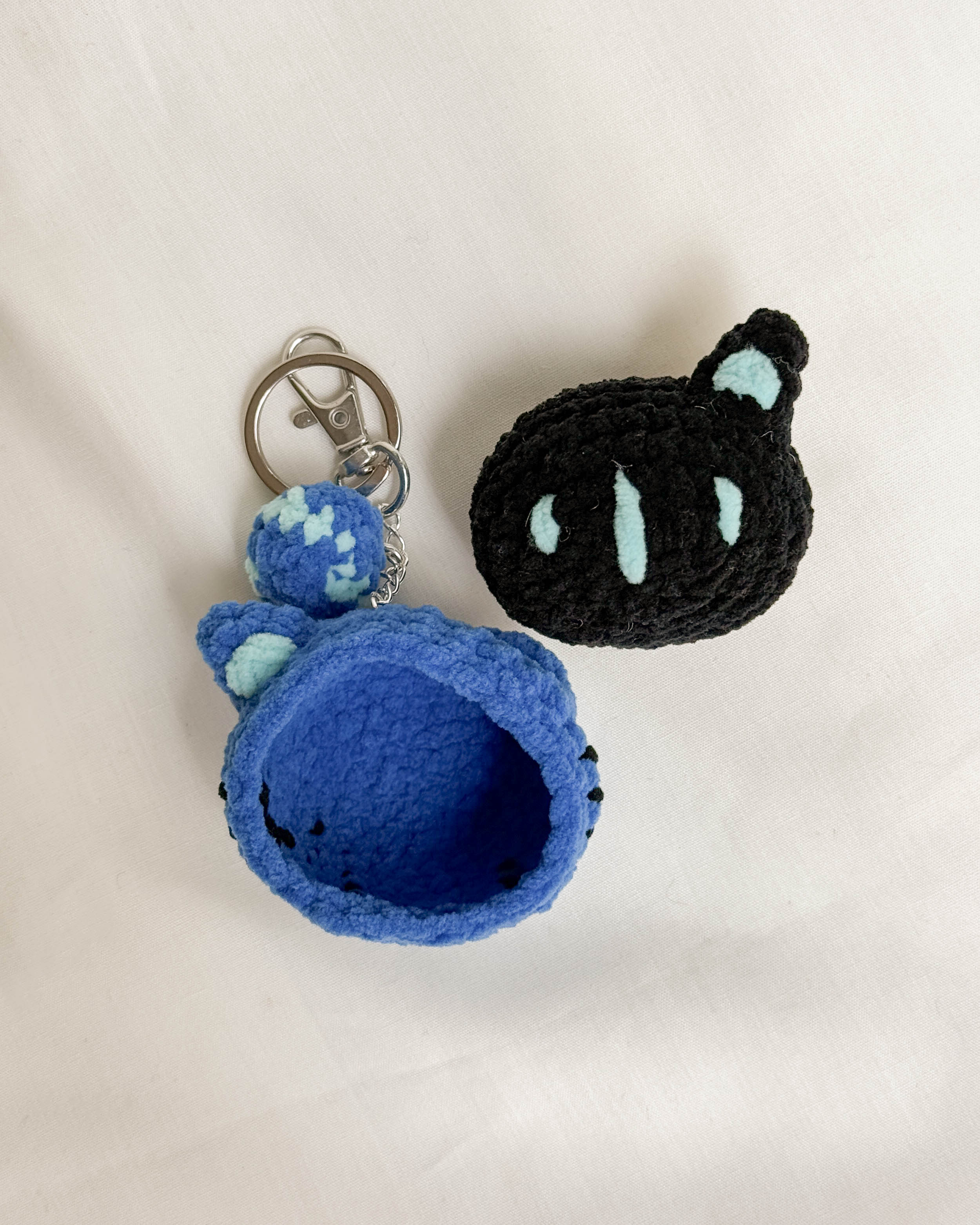 VALOCATS Omen Keychain